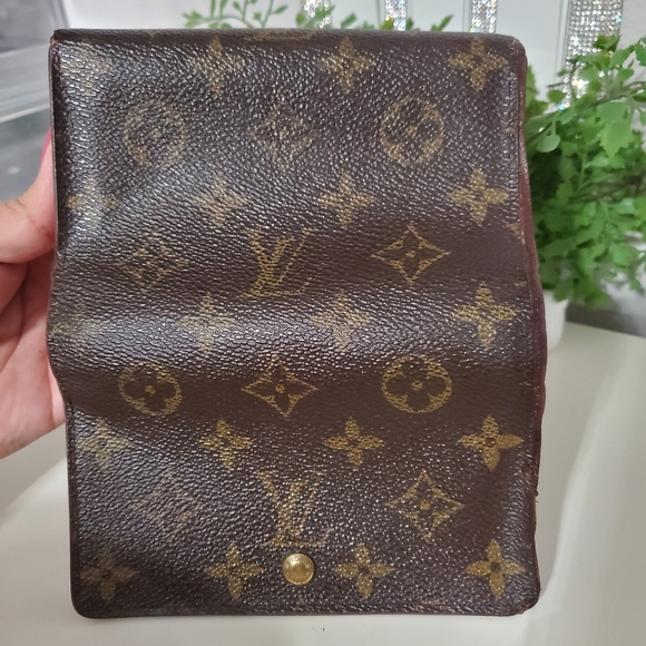 LOUIS VUITTON MONOGRAM WALLET - Picture 15 of 16